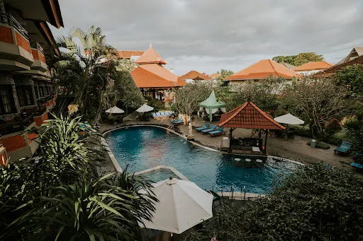 YELLO Hotel Kuta Beachwalk Bali 3