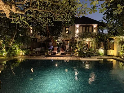 YELLO Hotel Kuta Beachwalk Bali 4