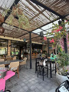 MA’HOME RESTAURANT بيت أمي - مطعم عربي - المباريات متوفرة 2