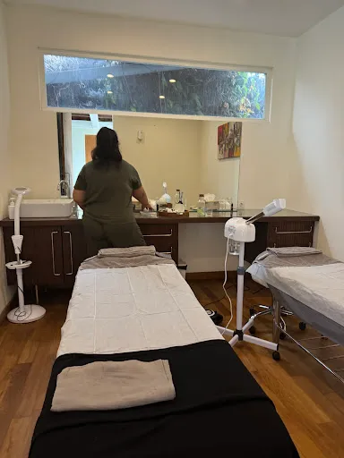 Shaz Aesthetic & Medi Spa 2