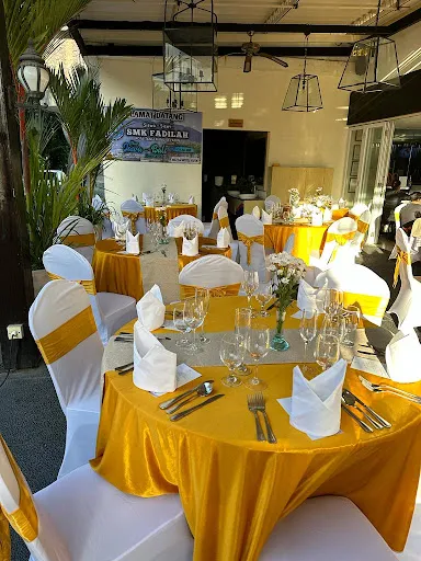 Natys Restaurant Kuta 1