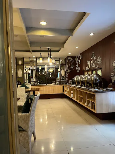 Natys Restaurant Kuta 2