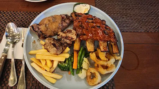 Natys Restaurant Kuta 4