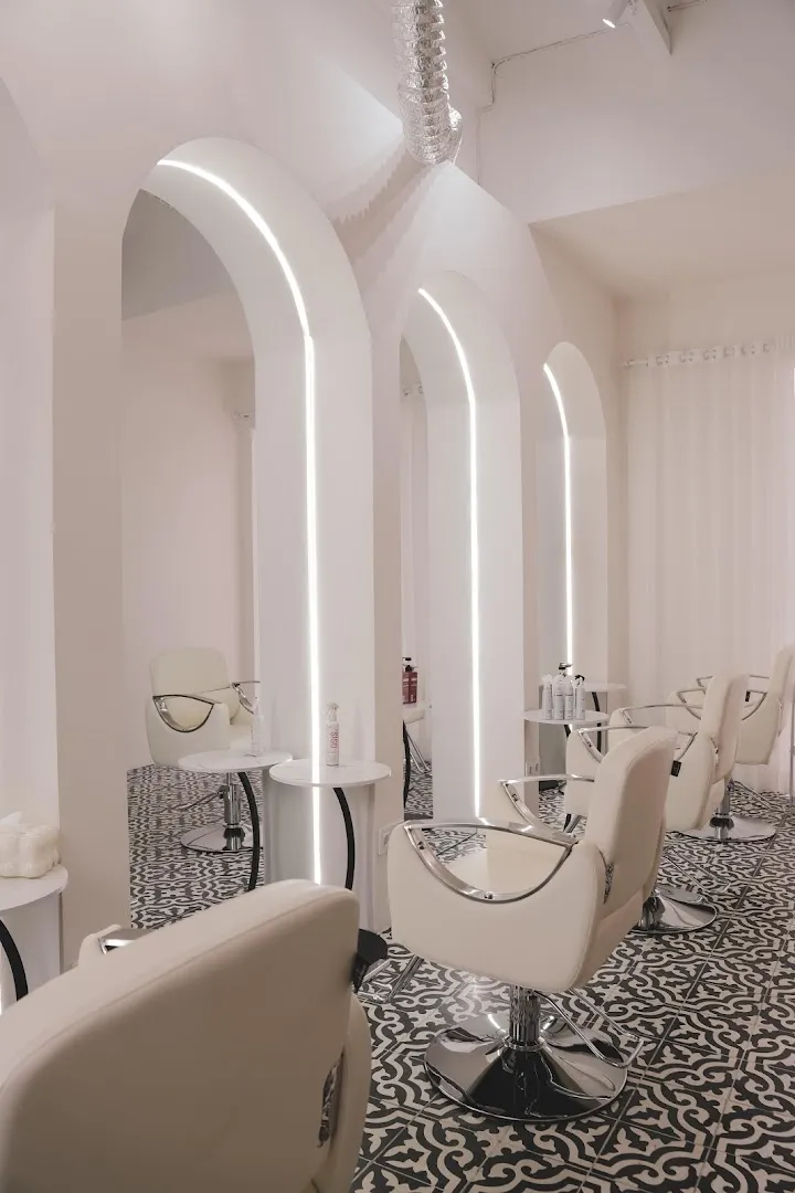 Silk&Shine Hair Salon 3