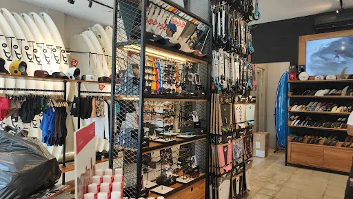 Blank & Resin Surfshop Uluwatu 1