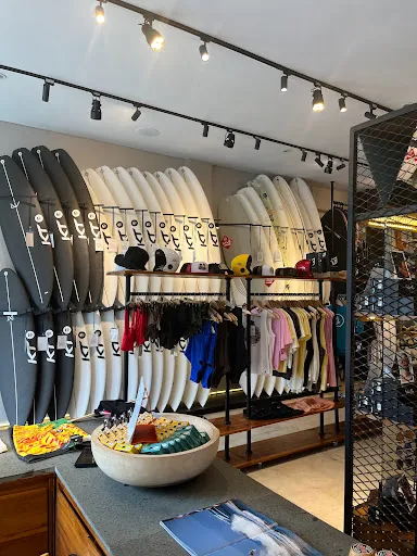 Blank & Resin Surfshop Uluwatu 4