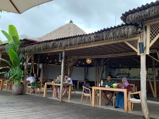 Mïnoo Beach Club 4
