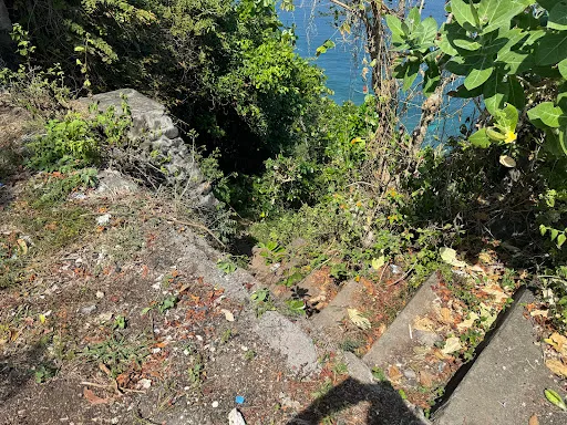 Hidden area viewing spot 2