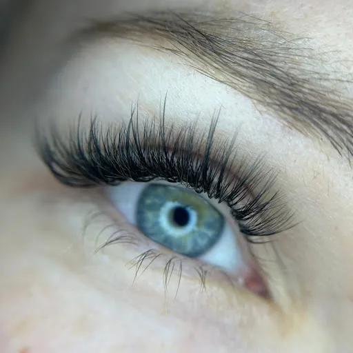 Geulis Beauty Bar Studio 3