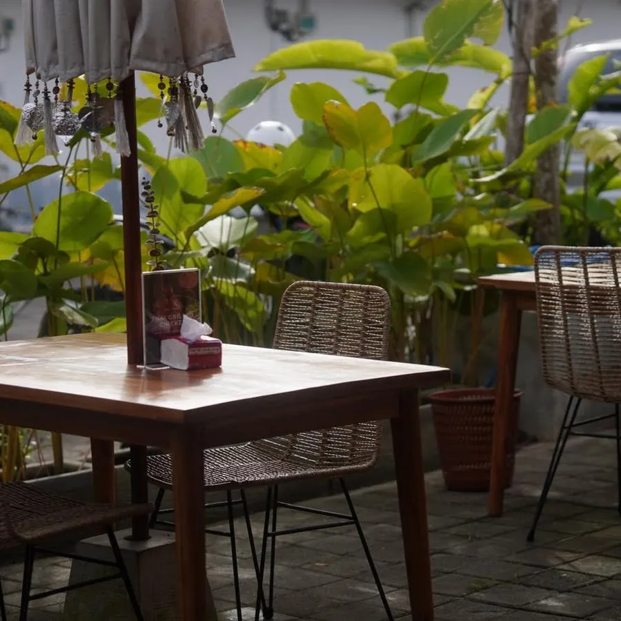 Tichanan Thai Restaurant 2