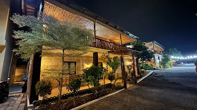 SR HOSTEL 4