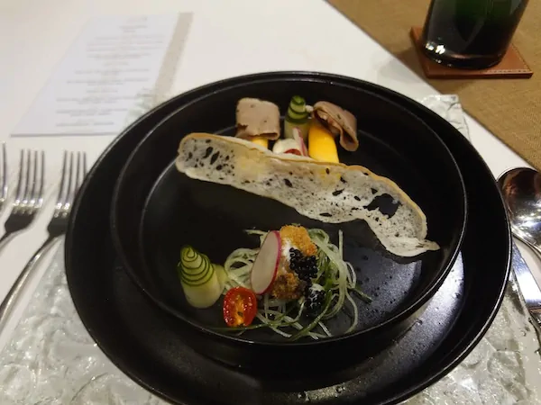 Samabe Cave Dining 1