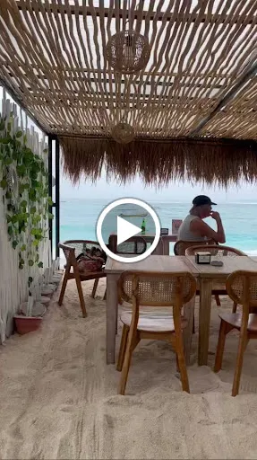SUSHI BAR BY THE BEACH 4