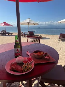 Mola Mola Classic Warung & Beach Bar 4