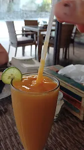 Black Wood Coffee Shop Lembongan 4