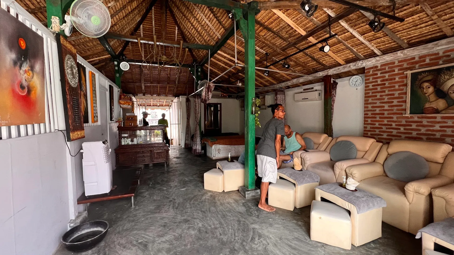LEMBONGAN SURF SPA 1
