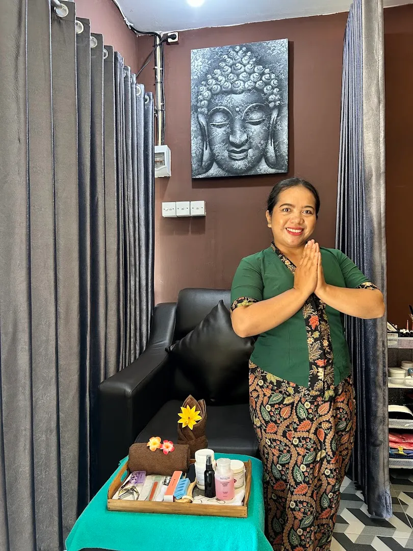 CHANDRA IN SPA massage and reflexology 4