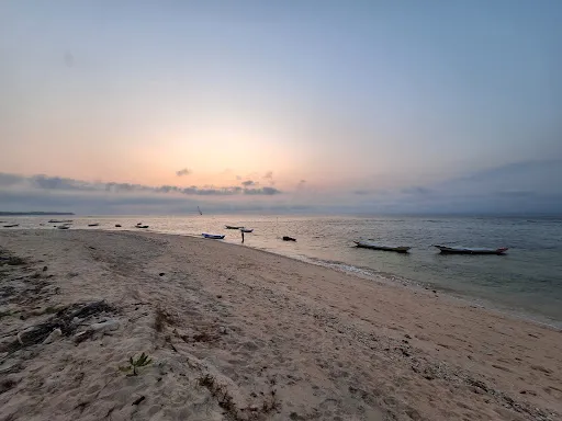 Pantai Pasir Putih (White Sand Beach) 4
