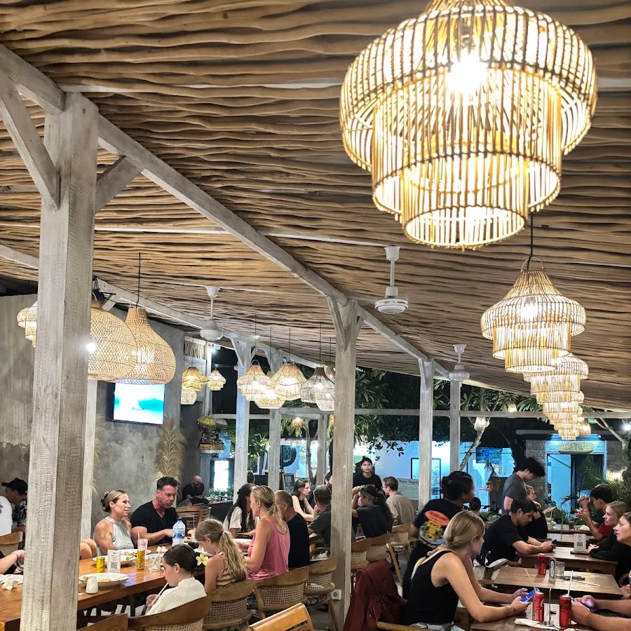 Tiki bar & more (Breakfast,lunch,dinner) 4