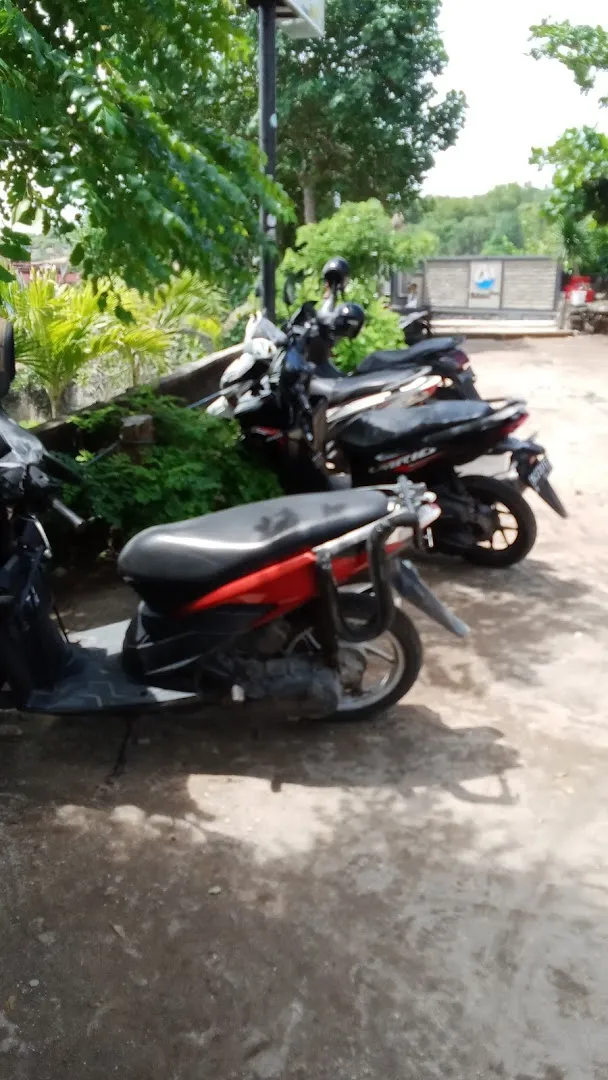 Ajoes Scooter Rental & Buggy car Rental Lembongan 3