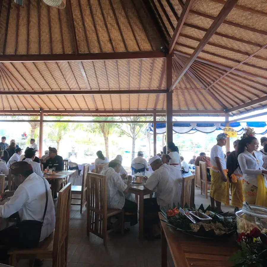 Bakung Beach Bar & Warung 1