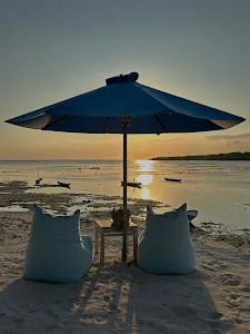 Bakung Beach Bar & Warung 4