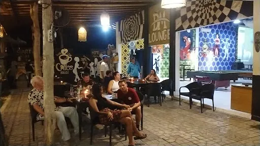 decountry Live Music & Sport Bar Lembongan 1