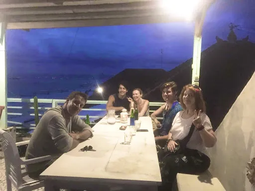 Warung PACIFIC Lembongan 1