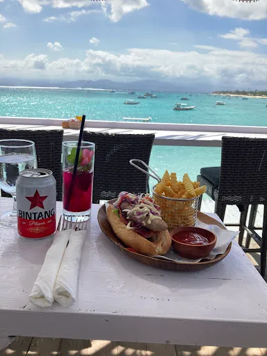 The Deck Cafe & Bar 4