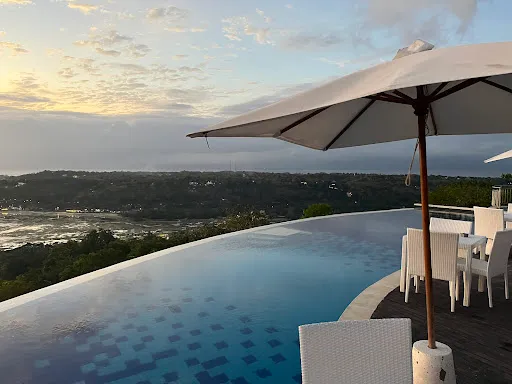 The View Day Club 3