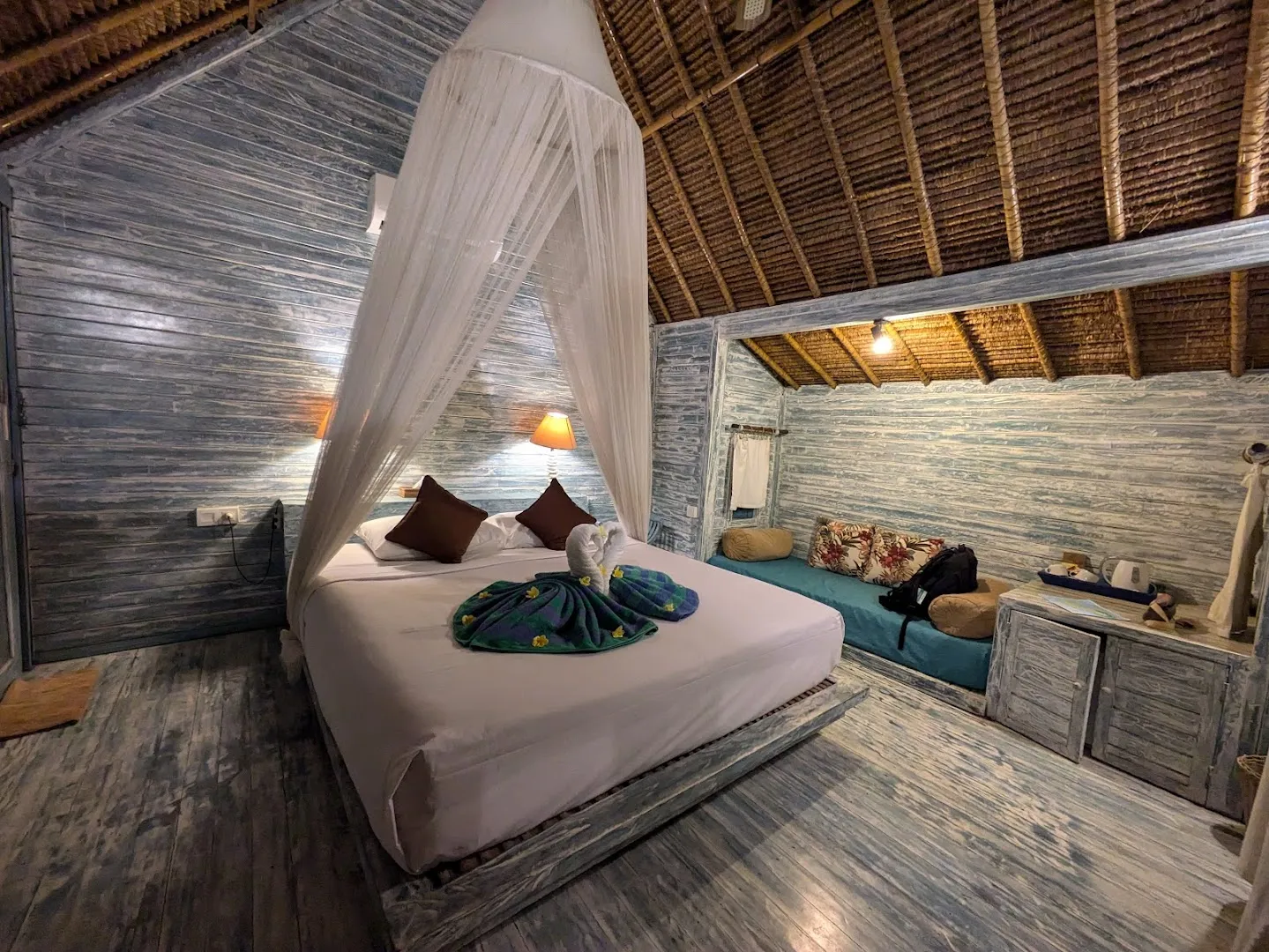 TS Hut Lembongan 2