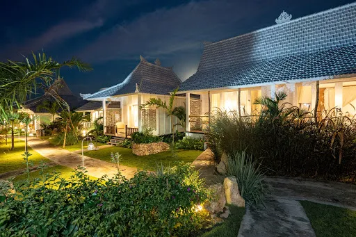 Bay Shore Huts 3