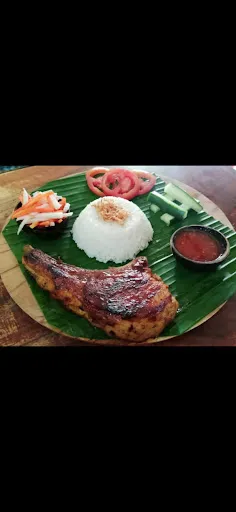 Papa Tarros Bar and Resto 2