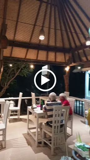 Papa Tarros Bar and Resto 3