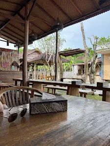 G_Pan Corner Bar and Grill Lembongan 3