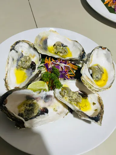 G_Pan Corner Bar and Grill Lembongan 4