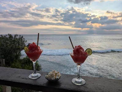 Cloudland Bar Lembongan 4