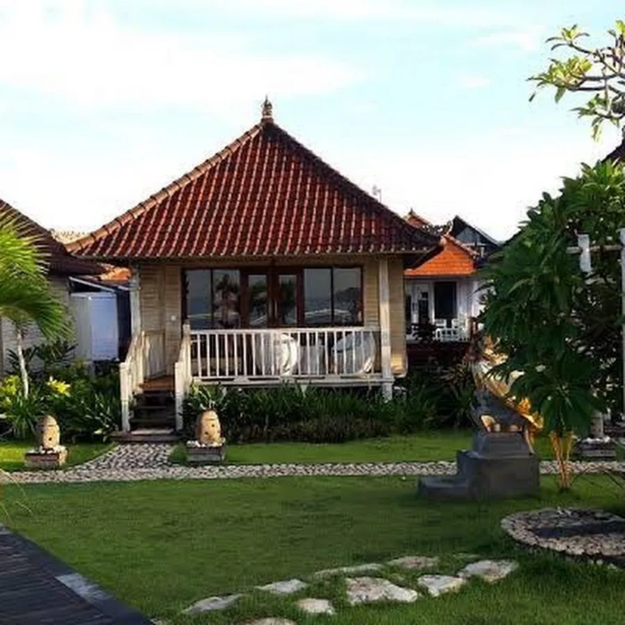 Ombak Bay Lembongan 1