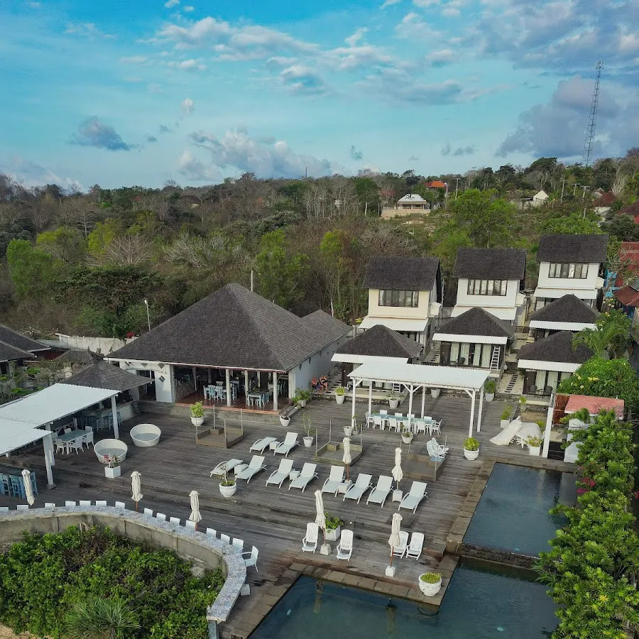 The Palms Ceningan Hotel Bar and Restaurant 2