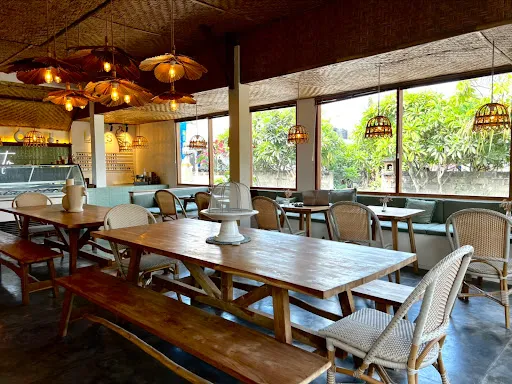 MYE Restaurant, Pastry and Bakery 1