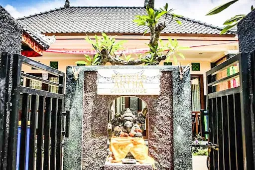 Reynold Artha Guest House 4