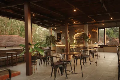 Next Level cafe ceningan 2