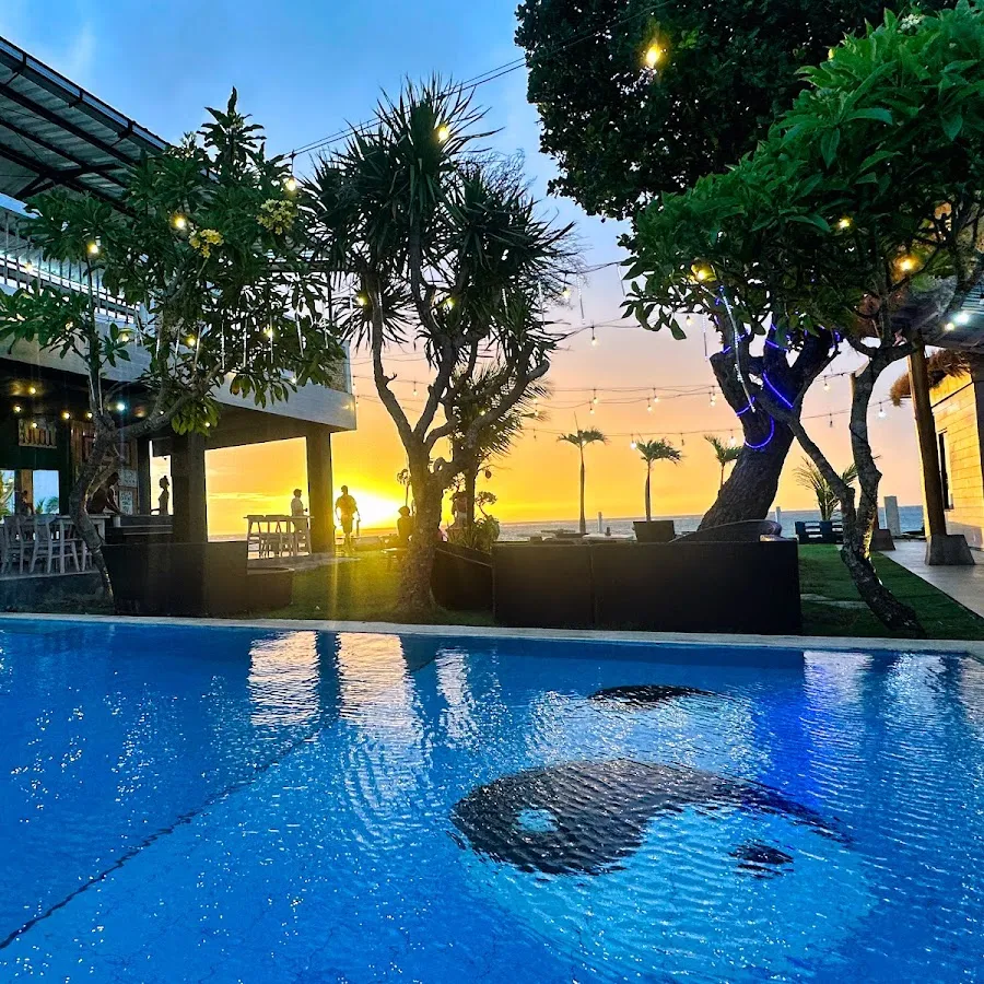 3 Monkeys Lembongan 4