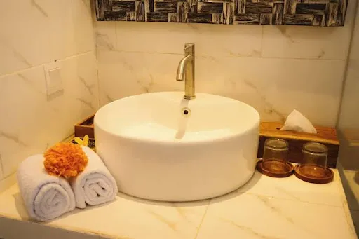 KELINGKING PARADISE SUITES VILLA 3