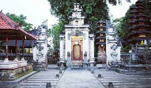 Pura Puncak Mundi 1