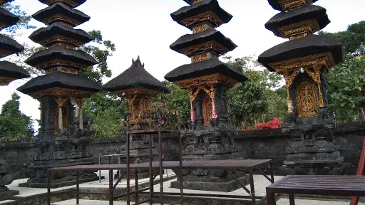Pura Puncak Mundi 2