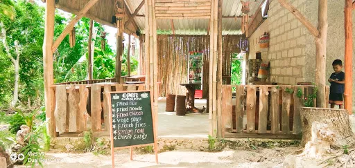 Warung Saren Cliff Food & Drink 1