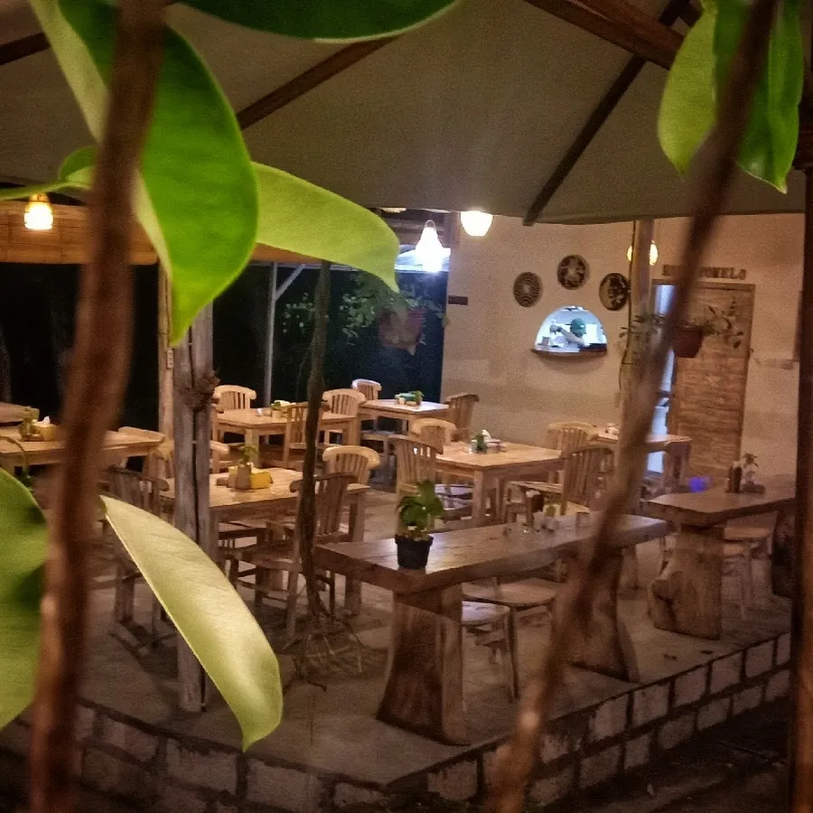 Red Pomelo Bar & Restaurant 2