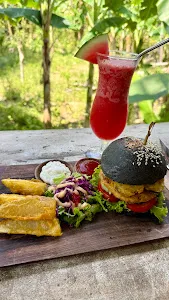 Red Pomelo Bar & Restaurant 4