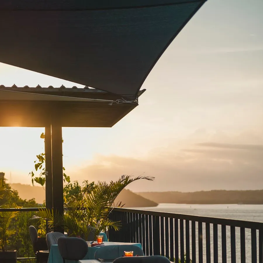 Warnakali Restaurant Nusa Penida 2